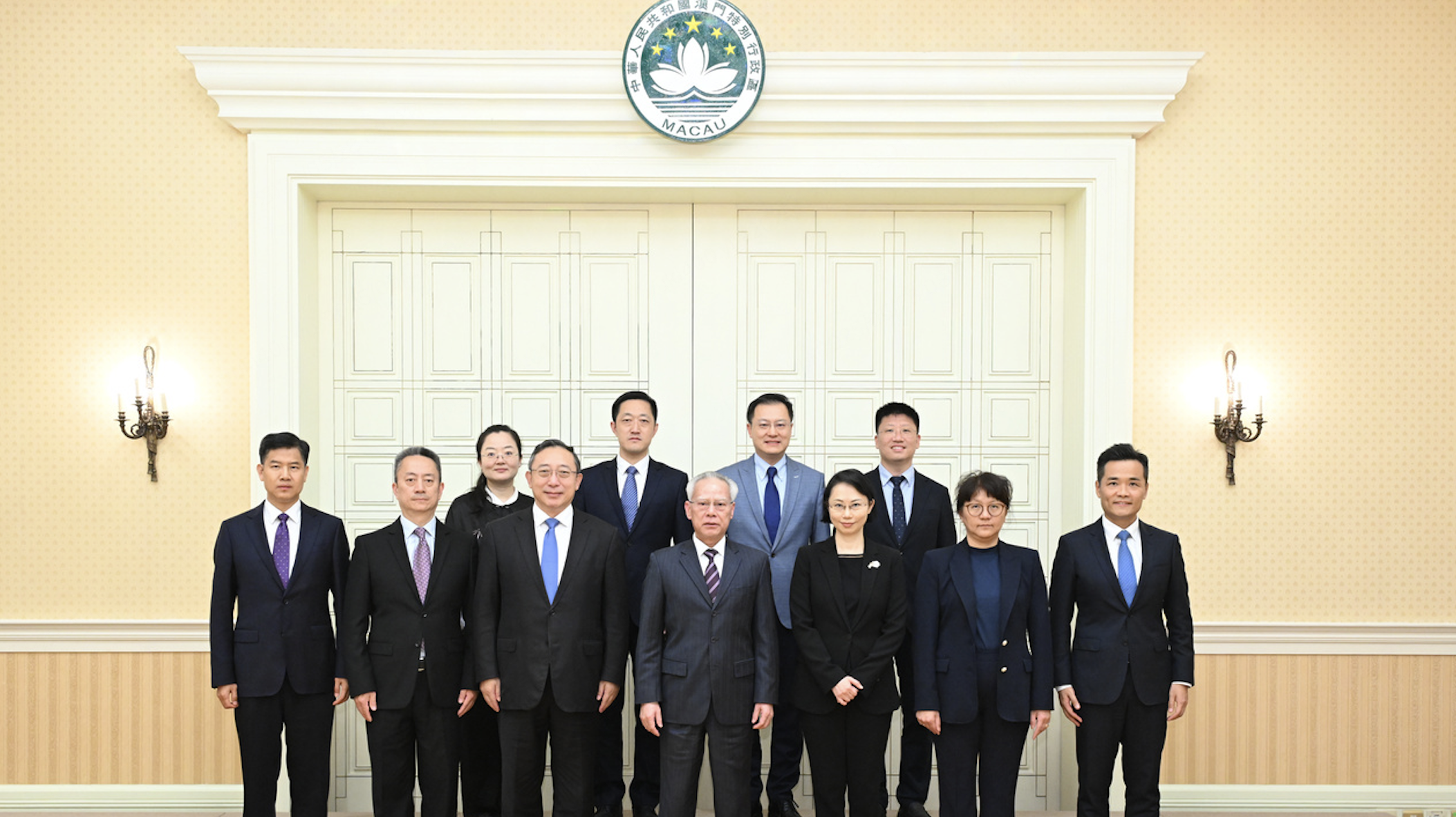 澳门行政长官岑浩辉会见国家卫生健康委副主任曹雪涛