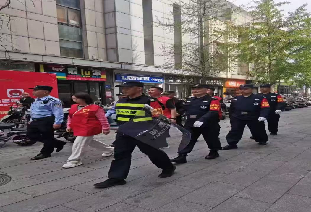 “鲲鹏径”全球铁人传奇之刘庆：从保安到铁人的破界逆袭