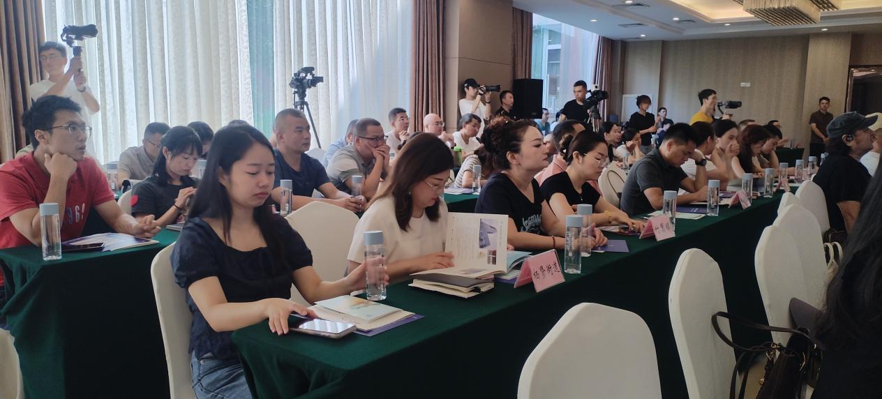 金堂文创出手:微短剧《三七花开》《燃了,我的飞天梦》热启动