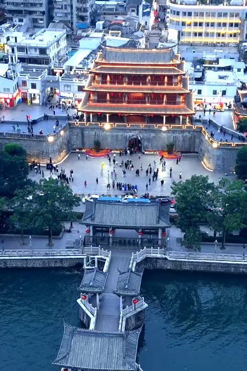 华服邂逅潮汕美食：“亚网视华服中国行”启动潮汕美食文化寻觅之旅