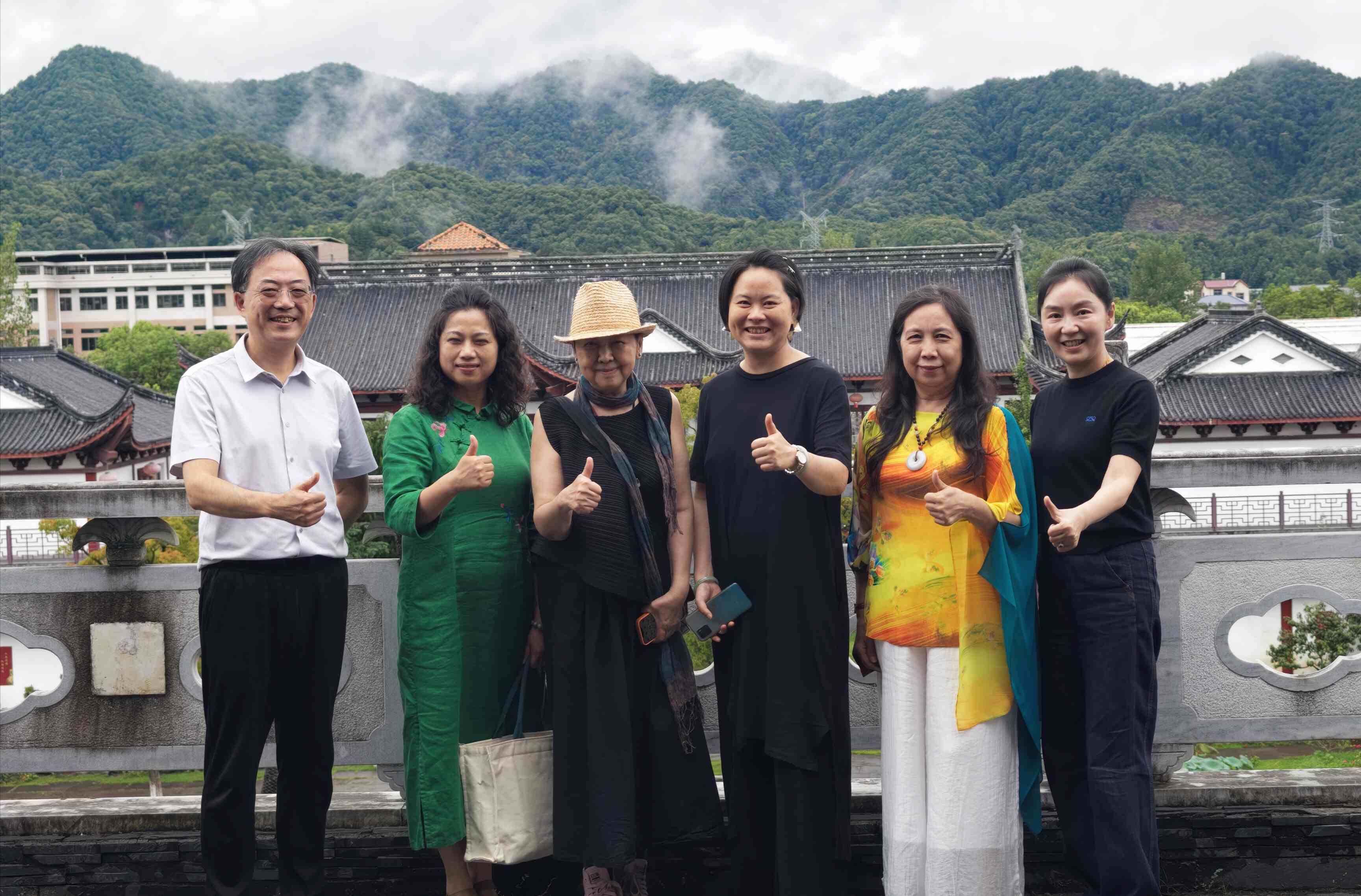 千年瓷都焕新艺韵|中国高规格女性艺术家文献展登陆景德镇皇窑
